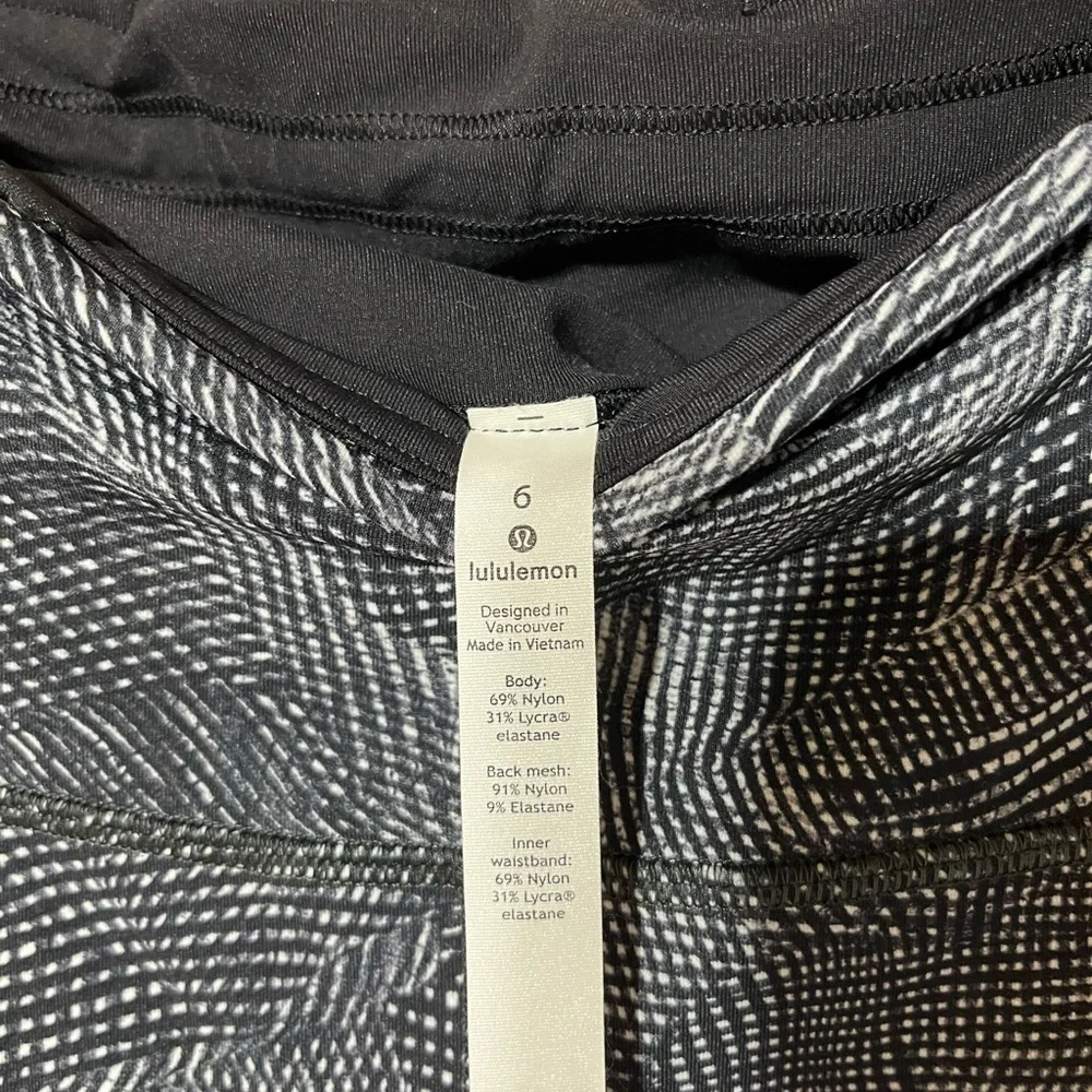 Lululemon Athletica Black and White Geometric‎ Leggings